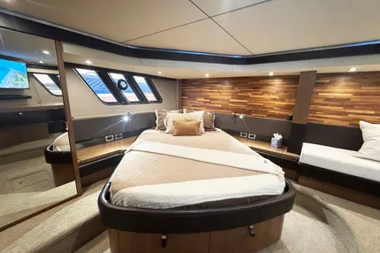 Sea Ray Flybridge 64' yacht for rent in Miami — photo 5